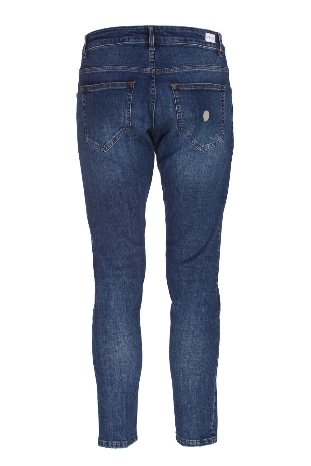 shop DON THE FULLER Saldi Jeans: Don The Fuller jeans "Yaren" in cotone.
Chiusura con bottone.
Modello cinque tasche.
Tapered fit.
Composizione: 98% Cotone 2% Elastan.
Fabbricato in Italia.. YAREN DTF FW1715-D number 8299500